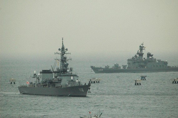Tàu chiến của Lực lượng Phòng vệ Biển Nhật Bản diễn tập tác chiến trên biển